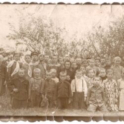 Поэтесса А. Цiрик на Русинском языке, поучительная история для детей:                                  Про послушного Кота!