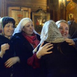 Закарпатская поэтесса Аня Цірик к Великому посту написала; «Я прошу всіх: «Мене простіт, що вас обідила колись…»