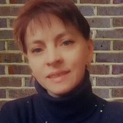 Закарпатская поэтесса Аня Цiрик, горько о своём народе: Но прийшли паны ід власти — У крісло ся усіли. За довіру свуй народ, наказать рішили. Ціны в магазинах зразу пудняли, абы з пинзії старі, запасу не мали.