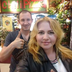 Молодой и талантливый Русинский поэт Михаил Стан, на родном языке: Сто грам вып’ю самогонкы, вать погар домашнього вина, за здоровлічко Альонкы, най буде серенчлива вна.                                Русинское национальное достояние!