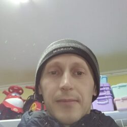 Молодой, Русинский, поэт Василий Кричфалуший на русском языке на Радоницу: Все мы гости на планете этой, погостив немного, надо нам уйти, пронестись душою над планетой, и идти на суд по Млечному Пути. Русинское национальное достояние!