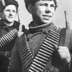 Генерал Э. Артюхов «Вставай Страна Великая, опять на смертный бой…»