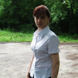 Прекрасная Закарпатская поэтесса Аня Цiрик, на русском языке написала о своей мечте стать птицей: Мне бы вырастить крылья-Два мощных крыла. Чтоб птицею к небу, я подняться смогла. Чтоб поближе увидеть, небесную синь. Может мне кто-то вслед, с Земли крикнет:»Вернись». Я как в вальсе надежды-кружусь и кружусь, всё выше и выше взлетая. Захочу-чуть ниже к Земле опущусь, гордою птицей порхая. Русинское национальное достояние!
