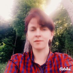 Прекрасная Закарпатская поэтесса Аня Цiрик, на русинском языке написала о войне за землю в родном селе Грушово: Так ся на туй земли били, що земля ревала. Пару году врожай дала, а втош перестала. Лаяли Одно одному, сім’ї проклинали. Мотыками зимлю гребли, пуд плугы лягали. Наказала людий зимля, бо дуже ї кляли. За буйкы, лайкы і сльозы, прийде ся і отвіт дати. Всі то добре знали. Русинское национальное достояние!