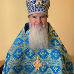 Русский поэт и глубоко верующий христианин Эдуард Артюхов, написал стихотворение, в связи с кончиной насельника Спасо-Преображенского  Валаамского монастыря-архимандрита Мефодия (Петрова): Нет слов, чтоб описать утраты боль. Душа слезами горестными плачет. Какой светильник доброты погас. Уж не услышать сердца его голос. Свет Валаама в скорби приутих. Он сам тем светом был на Валааме. Священник истинный и добрый человек. Таких, как он, не много дарит век. Притупит время боль его утраты, но никогда его нам не забыть. Ушел, покинув нас, смиренно к Богу он. Нам с памятью о нем поныне жить.