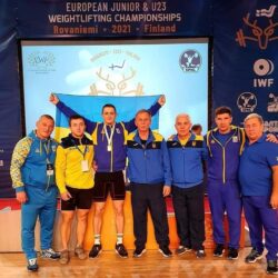 Прекрасная Закарпатская поэтесса Аня Цiрик, посвятила своё стихотворение украинским спортсменам тяжелоатлетам 2021 г. Україно! Твої чемпіони, на п’єдесталі стоять. У них золоті медалі, на грудях як сонце блищать. Україно!!! Для твоїх чемпіонів, гімн на стадіонах звучить… Продолжение читайте на сайте.