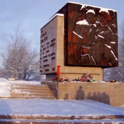 История прорыва блокады Ленинграда с Генералом Э. Артюховым в стихах. (18 янв. 1943-27 янв. 1944 г.) «Есть много на Руси Дубровок, но Невская она одна…»