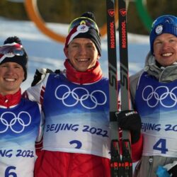 Генерал Э. Артюхов посвятил стихотворение Олимпийскому чемпиону «Пекин-2022г.» По скиатлону Большунову Александру. «Птицей мчит на лыжах Большунов, нет на ногах его слабости оков…»