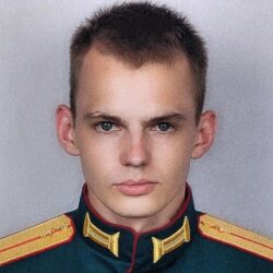 Генерал Э. Артюхов «Рассказал за чаркой мне солдат, как спасал солдат двух лейтенант, больше часа как тащил их под огнем…»