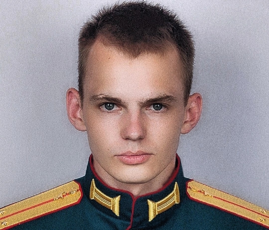 Генерал Э. Артюхов «Рассказал за чаркой мне солдат, как спасал солдат двух лейтенант, больше часа как тащил их под огнем…»