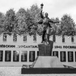 Генерал Э. Артюхов «Мы сражались под Волоколамском, и немало нас тут полегло, нас назвали полком «Кремлевским»…»