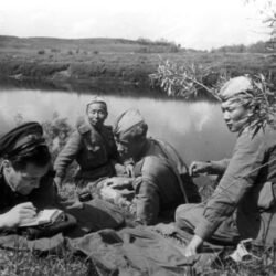 Генерал Э. Артюхов «Краток отдых бойца на войне. Чуткий сон о родной стороне, там, где мама, отец и жена…»