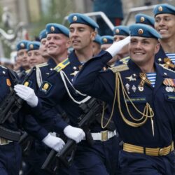 Генерал Э. Артюхов «У крылатой пехоты, каждый день есть заботы, нет для отдыха дня, стране защита нужна…»