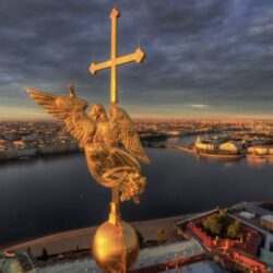 Номинант на «Русскую премию» Генерал Э. Артюхов «Над Петропавловкой на шпиле, Его уж знают во всем мире, Крест Ангел золотой несет…»