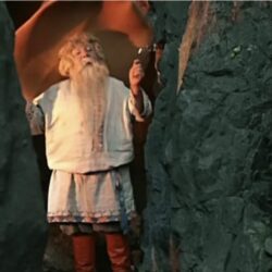 Номинант на «Русскую премию» Генерал Э. Артюхов «Боровичок — малыш под буком притаился, он в мох густой, хитрец, зарылся…»