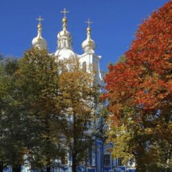 Номинант на «Русскую премию» Генерал Э. Артюхов «Позолотила осень зелень, на солнце золото горит. Не греет солнца ныне свет…»