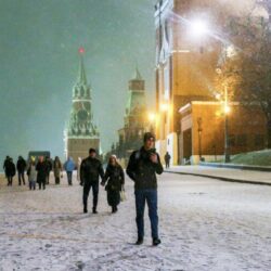 Номинант на «Русскую премию» Генерал Э. Артюхов «Эй! Красавица Москва, открывай-ка ворота! Видно, рано будет в гости нынче Зимушка — Зима…»