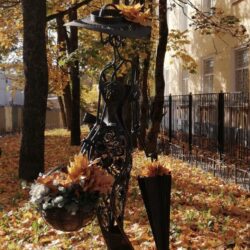 Номинант на «Русскую премию» Генерал Э. Артюхов «По скверу ветерок промчался, сегодня Гатчиной он любовался. Златая осень в путь собралась…»