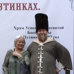 Пётр Григорьевич Сафонов «Прощай, мой старый год. Последний день мы вместе. Забуду о тебе. Да, что и вспоминать…»
