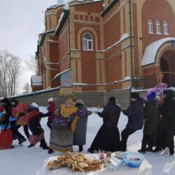 Лауреат Международной «Русской премии – 2022» Генерал Э. Артюхов «День второй народ гуляет, лакомку уж провожает, Разгуляй на двор пришел. Праздник широко пошел…»