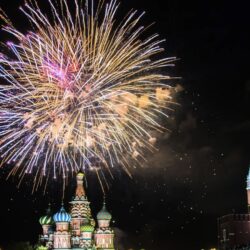 Лауреат Международной «Русской премии – 2022» Генерал Э. Артюхов «Сегодня, в поздний, уж стемнело, вечер, вдруг канонада над Москвою понеслась…»