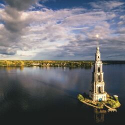 Лауреат Международной «Русской премии – 2022» Генерал Э. Артюхов «Колокольный звон по утру прогоняет утра суету, разгоняет остатки сна…»