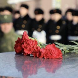 Лауреат Международной «Русской премии – 2022» Генерал Э. Артюхов «Встанем, все вместе, рядами, помянем от сердца словами, воинов за Отечество павших…»