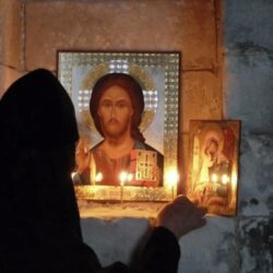 Лауреат Международной «Русской премии – 2022» Генерал Э. Артюхов «Стояла в церкви на коленях Мама Слезы, стояла, приклонившись, пред иконой Спаса…»